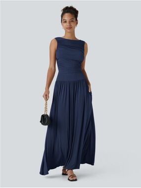 NWT - Ribbed Maxi Dress ($80 Retail) - Lots Of Stretch